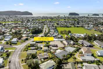 218 The Drive, Whangamata