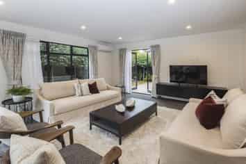 2/27 Bristol Street, Merivale