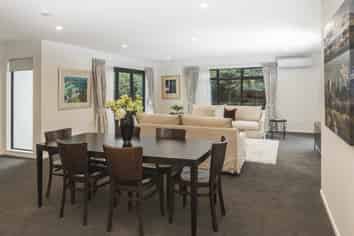 2/27 Bristol Street, Merivale