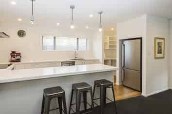 2/27 Bristol Street, Merivale