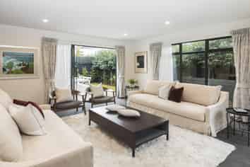 2/27 Bristol Street, Merivale