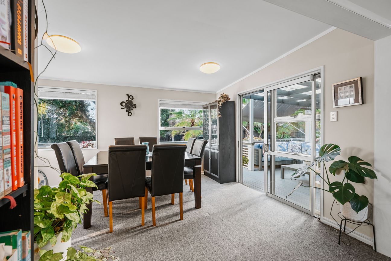 Huge Family Home - All Offers Considered – pohled 6