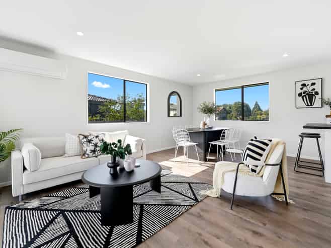 52 Lagoon Place, Poike