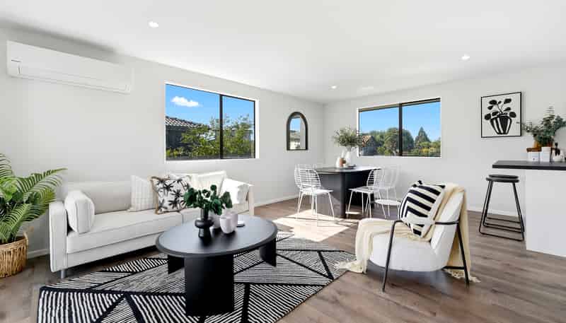 52 Lagoon Place, Poike