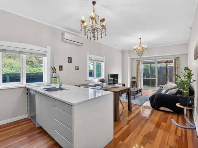 9 McCracken Road, Mount Wellington