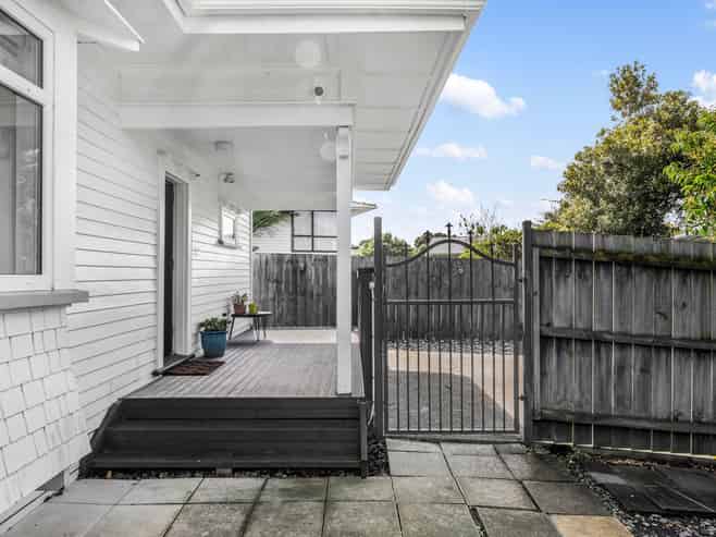 9 McCracken Road, Mount Wellington