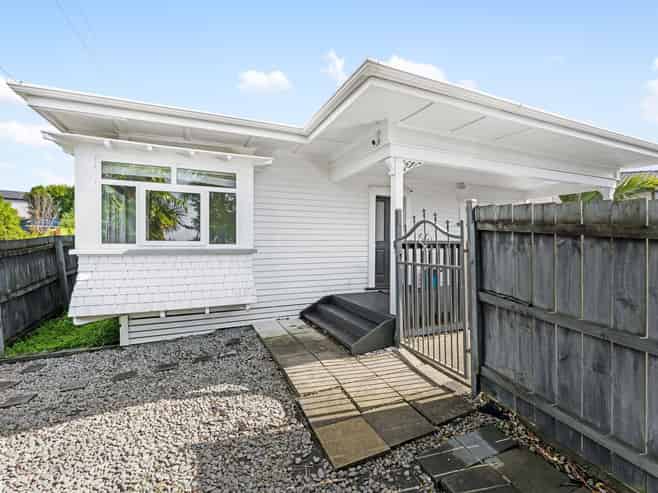 9 McCracken Road, Mount Wellington