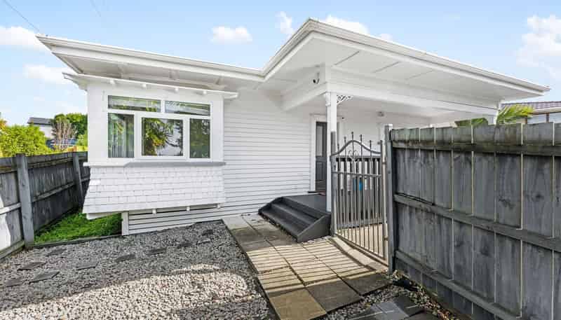 9 McCracken Road, Mount Wellington