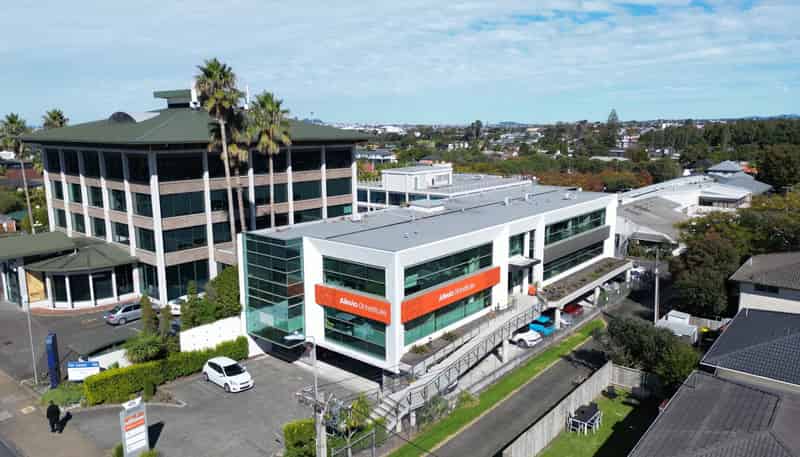 46 Taharoto Road, Takapuna