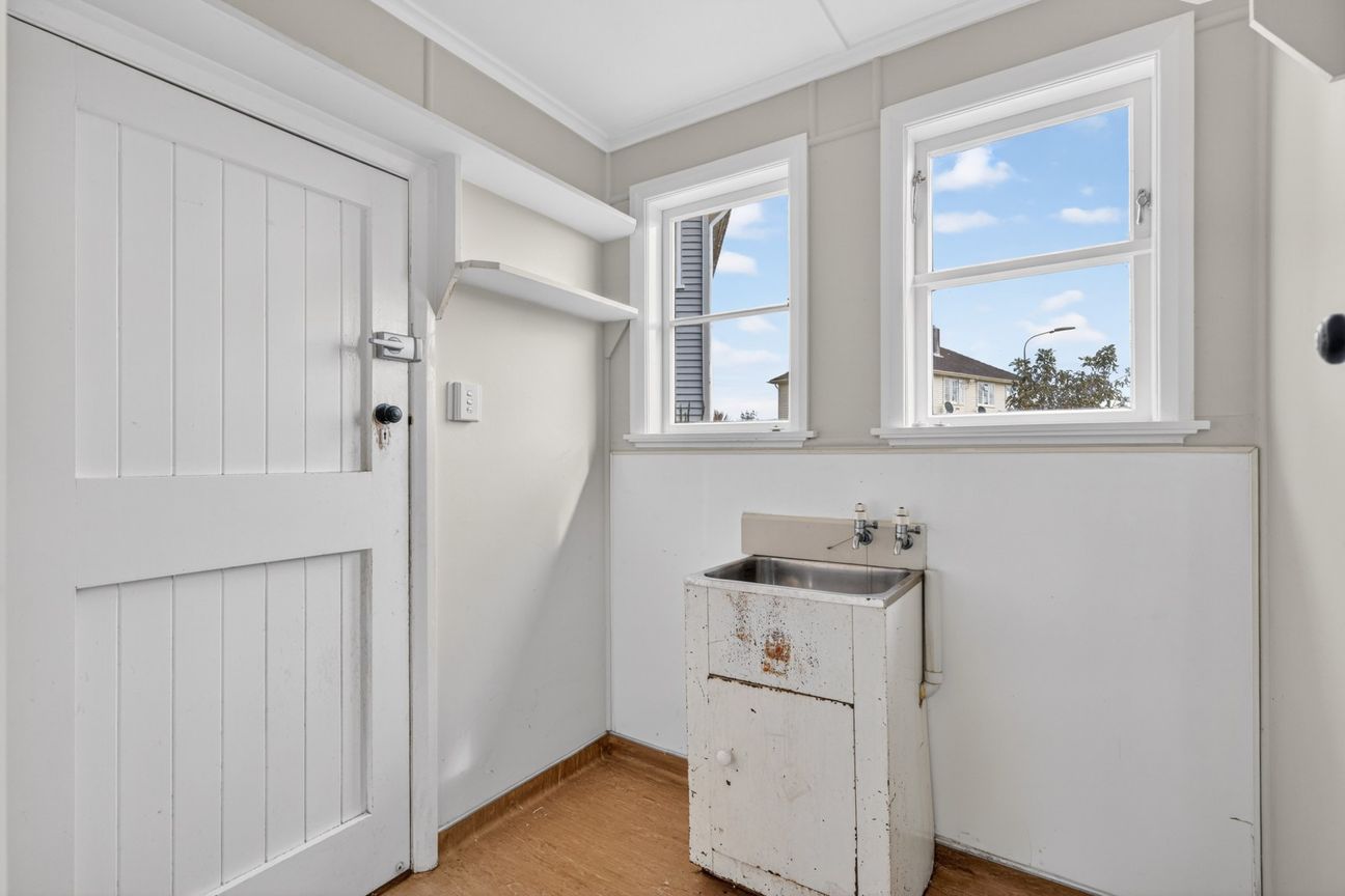 Under offer - Reach out to Rata - Meer