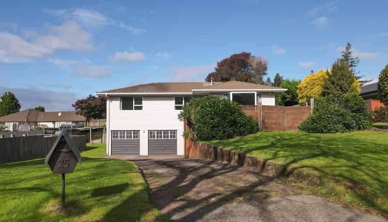 25 Hodgkins Street, Pukehangi