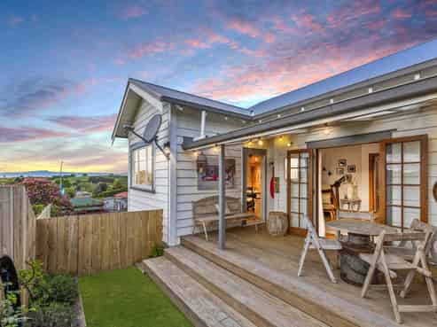 12 High Street, Tirau
