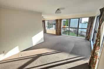 12A Lorraine Place, Glenview