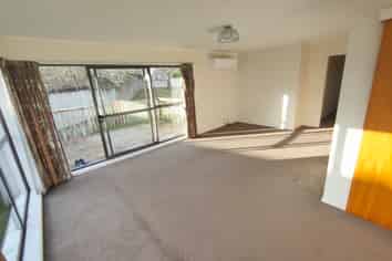 12A Lorraine Place, Glenview