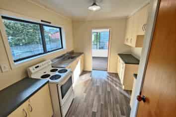 12A Lorraine Place, Glenview