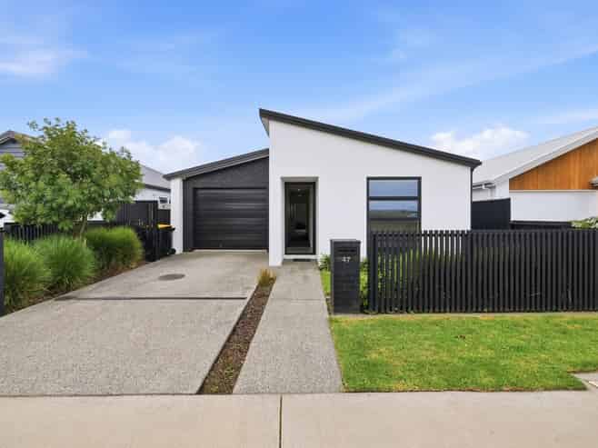 47 Empire Crescent, Papamoa