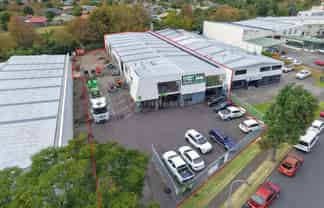 Warehouse, Office & YARD: To be refurbished 