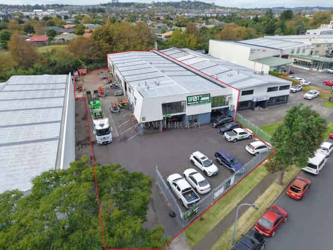 Warehouse, Office & YARD: To be refurbished 