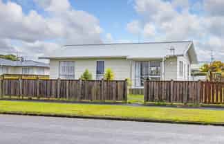 21 Oak Street, Masterton