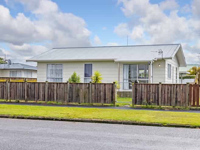 21 Oak Street, Masterton