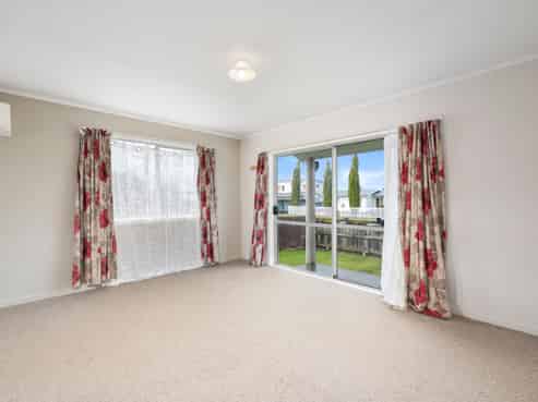 21 Oak Street, Masterton