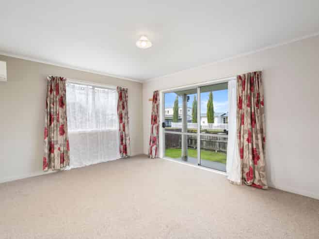 21 Oak Street, Masterton