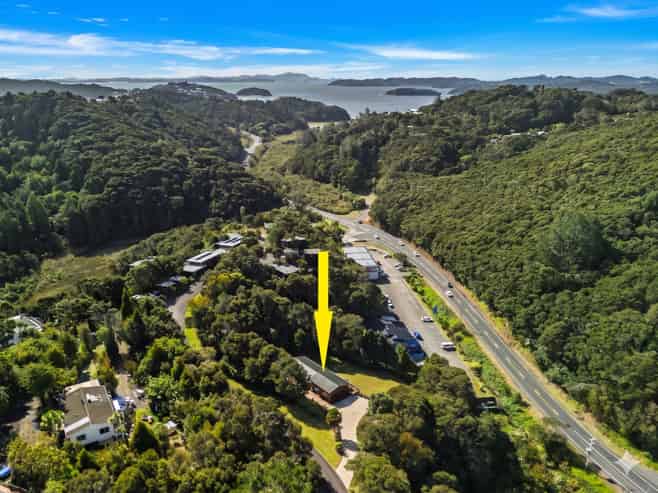 6 Ward Drive, Opua