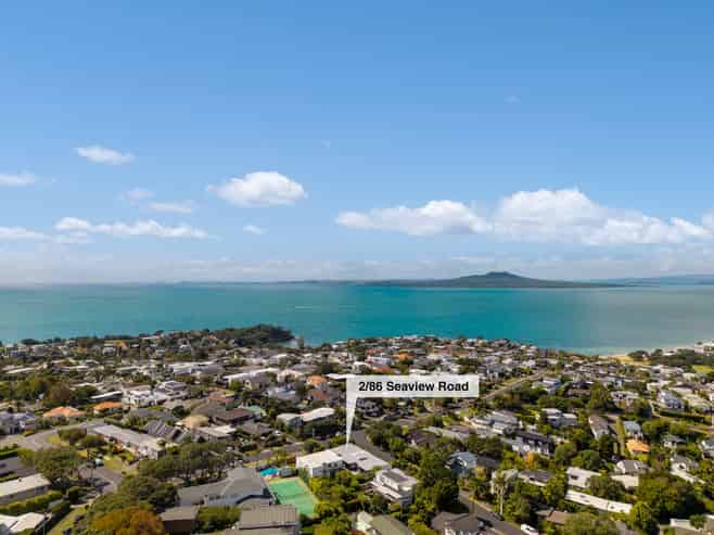 2/86 Seaview Road, Castor Bay