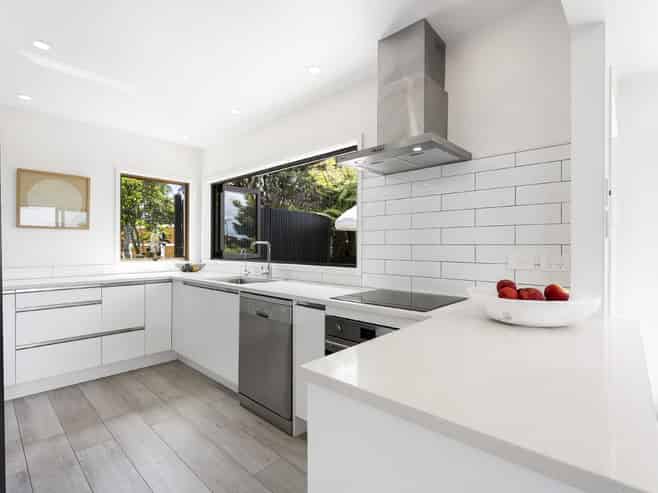 2/86 Seaview Road, Castor Bay