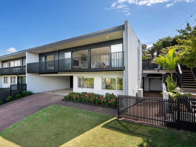 2/86 Seaview Road, Castor Bay