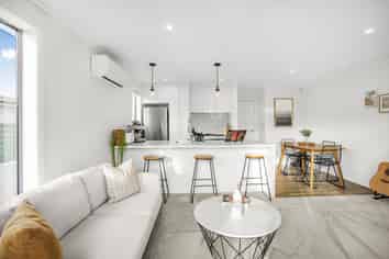 8 Lucern Lane, Petone