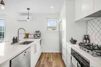 8 Lucern Lane, Petone