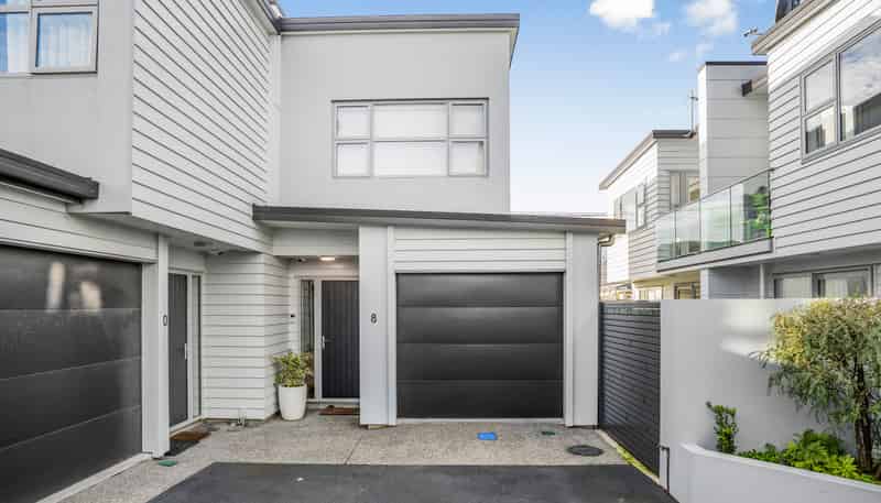 8 Lucern Lane, Petone