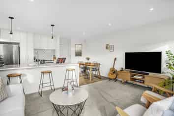 8 Lucern Lane, Petone