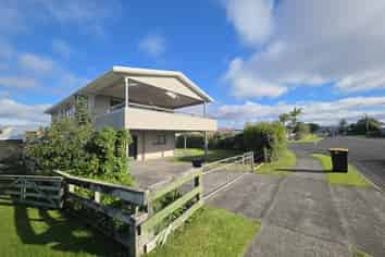 301 Ocean Road, Whangamata