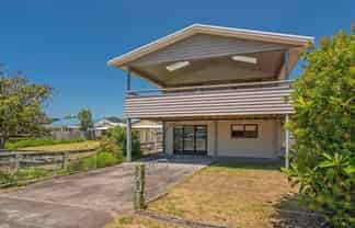 301 Ocean Road, Whangamata