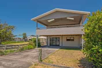 301 Ocean Road, Whangamata