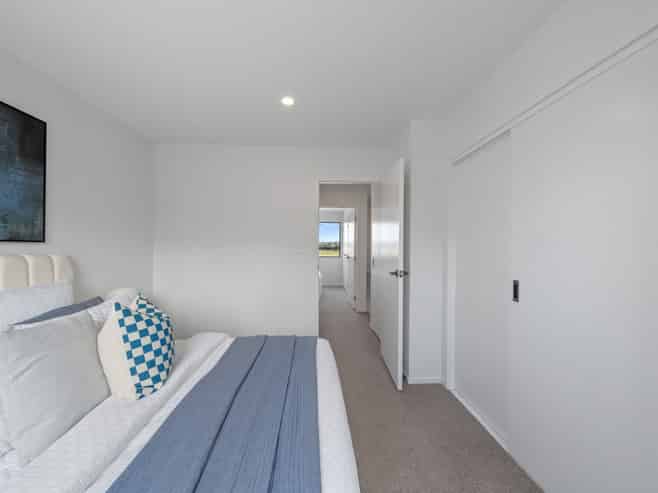 3/3 Firebrick Way, Hobsonville