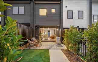 3/3 Firebrick Way, Hobsonville