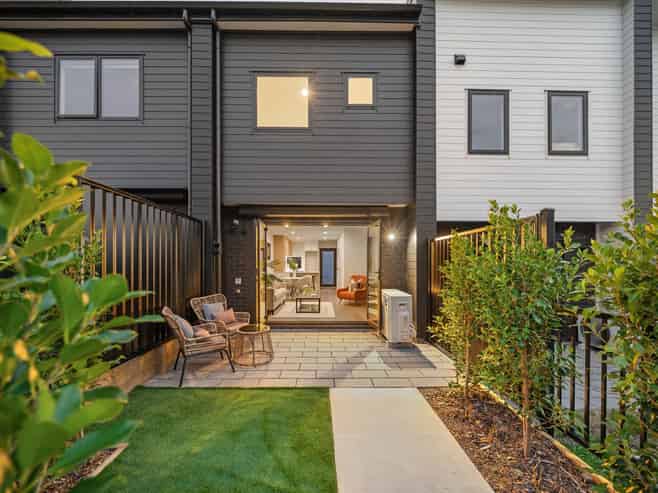 3/3 Firebrick Way, Hobsonville