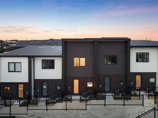 3/3 Firebrick Way, Hobsonville