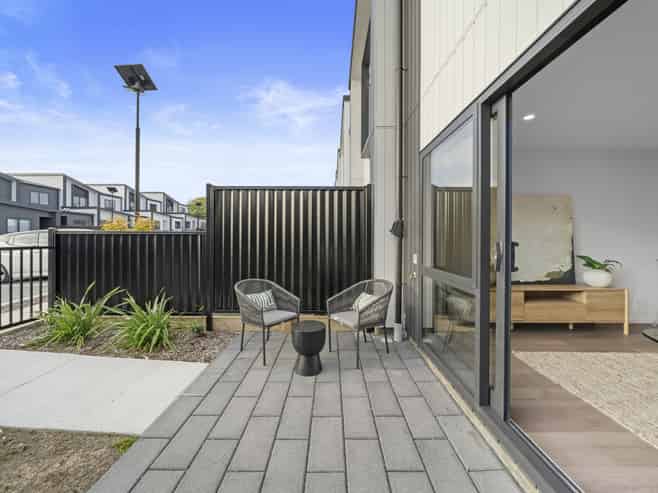 2/4 Glenburn Road, Hobsonville