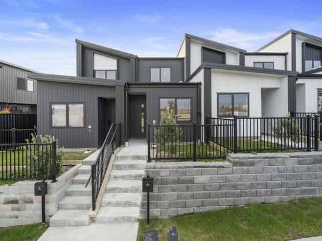 2/4 Glenburn Road, Hobsonville