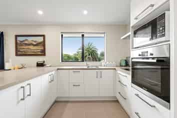 241 Breezes Road, Aranui