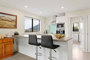 241 Breezes Road, Aranui