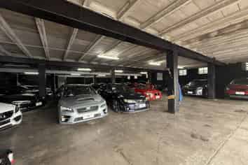 INDUSTRIAL WITH SHOWROOM
