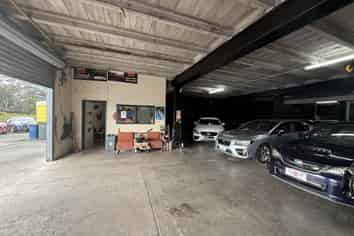 INDUSTRIAL WITH SHOWROOM
