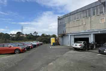 INDUSTRIAL WITH SHOWROOM
