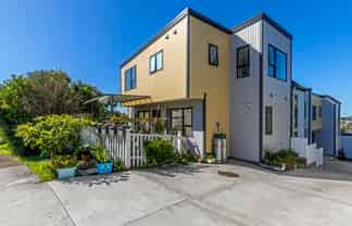 2A Robin Lane, Browns Bay