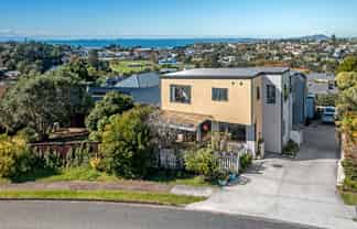 2A Robin Lane, Browns Bay